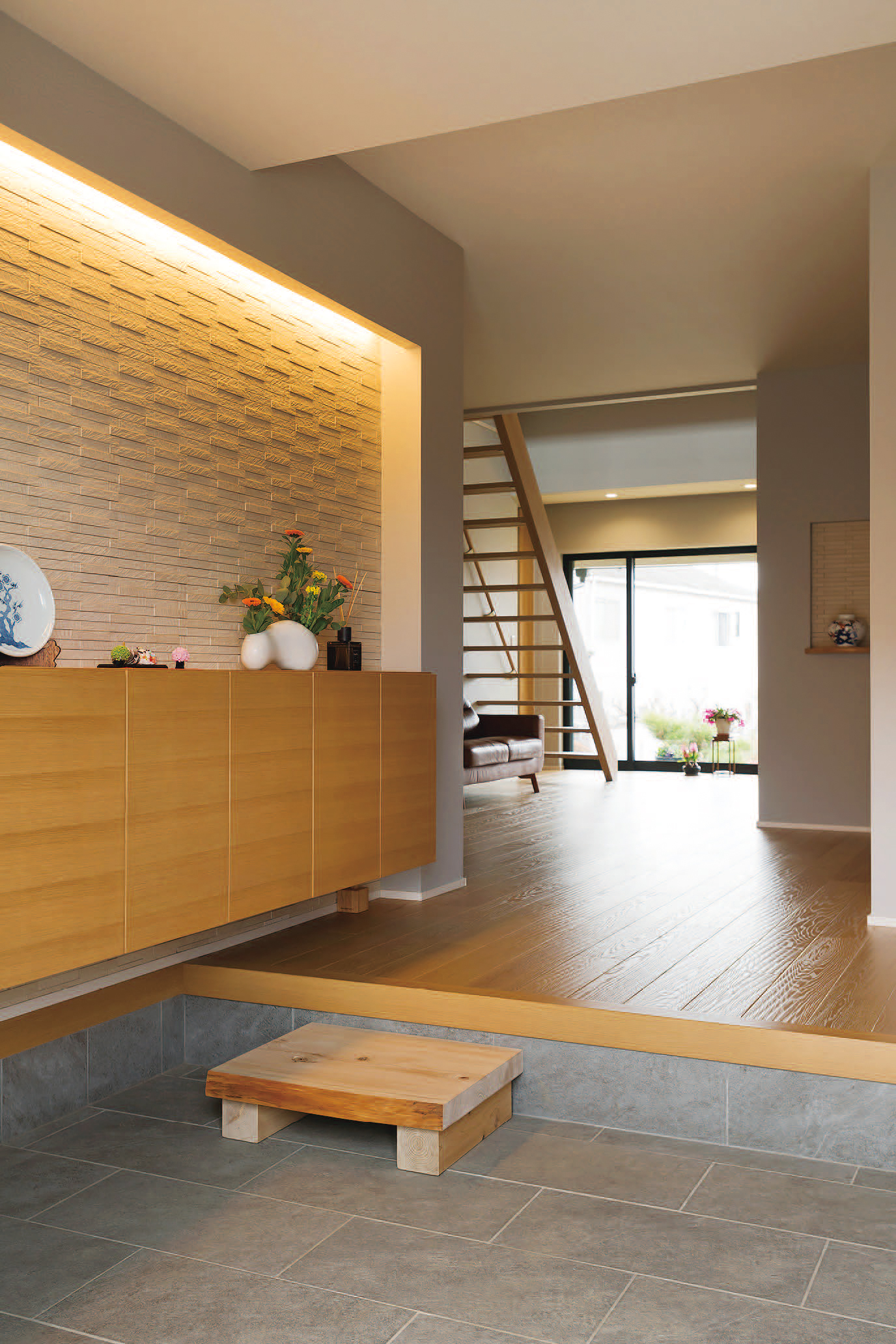 日本家屋の美がモダンを包む暮らしやすい三世代同居の家